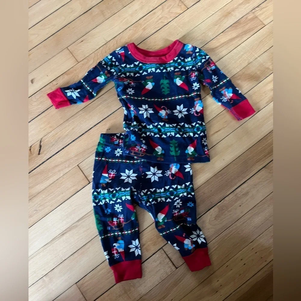 Hanna Andersson Gnome Christmas two piece pajama set long sleeve